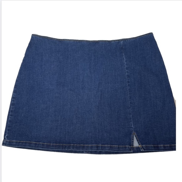 Wild Fable Dark Wash Notch Front Seamed Denim Mini Skirt NEW! - Picture 1 of 16